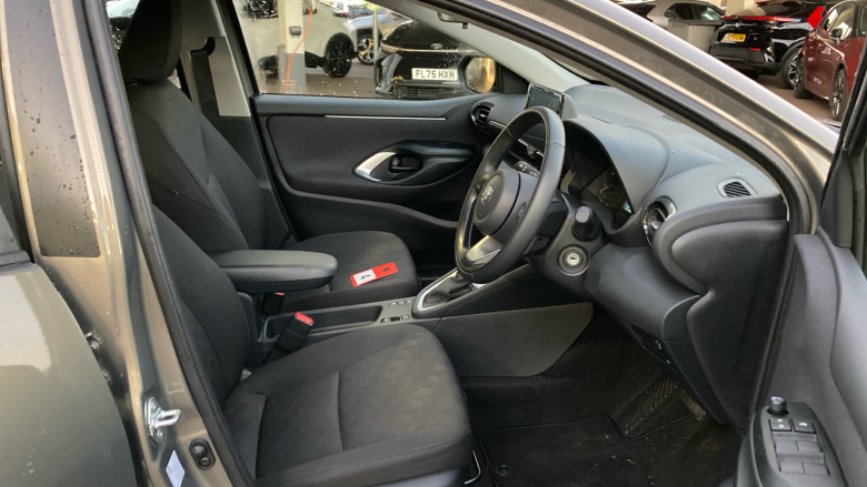 Toyota Yaris 1.5 Hybrid Icon 5dr CVT Hybrid Hatchback